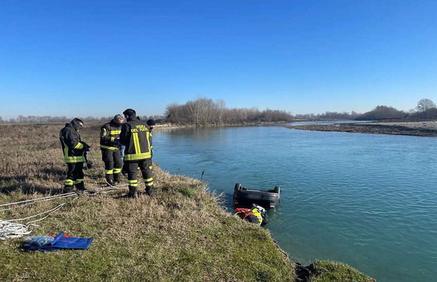 Piacenza, incidente nella notte: perdono la vita quattro ragazzi dopo esser finiti nel fiume