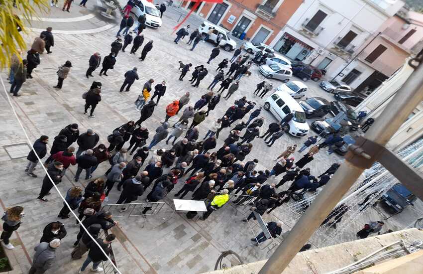Vaccini al Municipio di Comiso: alle 08.40 registrate già 300 persone. Schembari: “Un successo dell’intera comunità che rappresento”