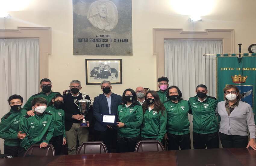 L’Asd Futsal Ragusa di calcio a cinque femminile premiata al Comune