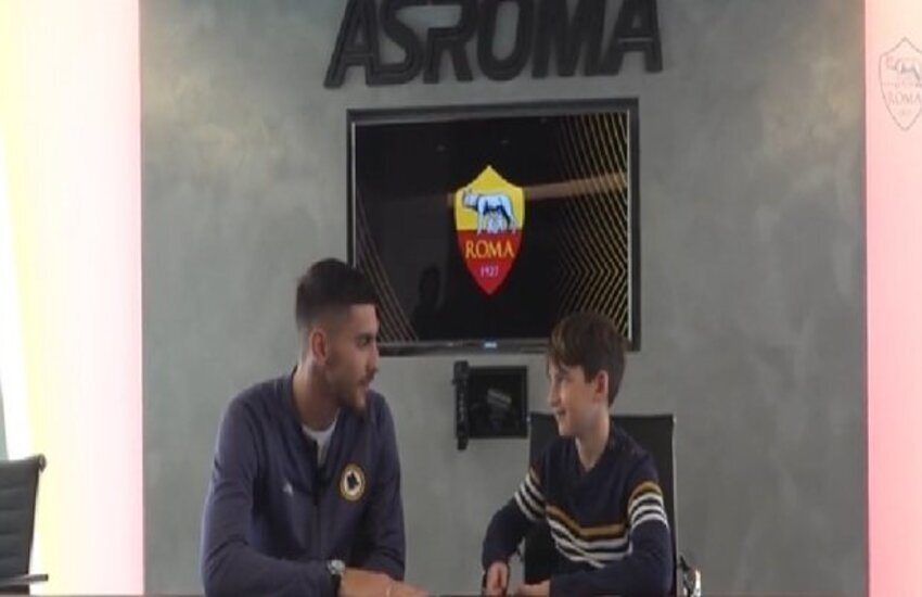 La Roma rinnova il contratto al piccolo Samuele, il tifoso rimasto deluso dopo la sconfitta contro la Juventus