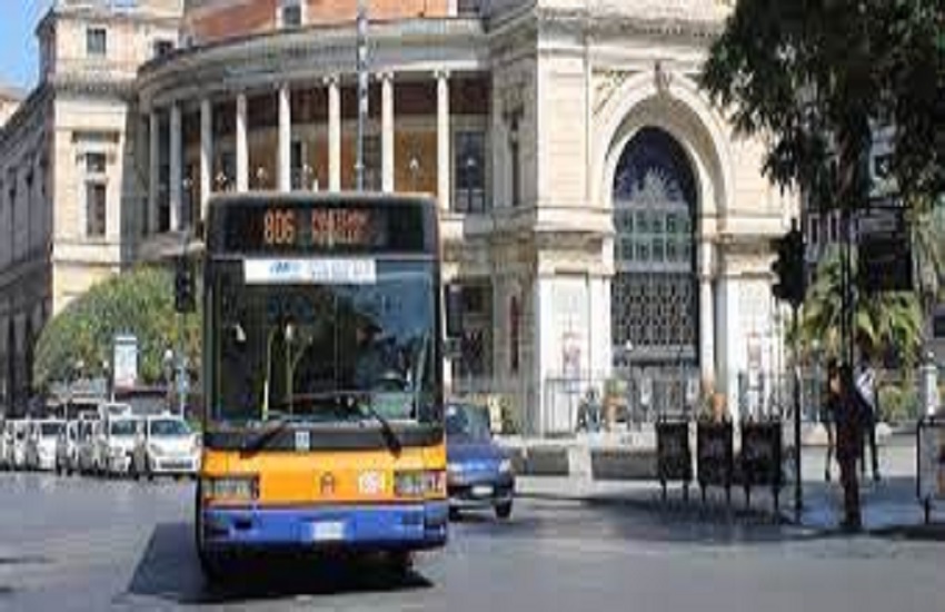 Palermo, acquisto nuovi 60 autobus a gasolio e a metano: soddisfatti il sindaco Orlando e l’assessore Catania