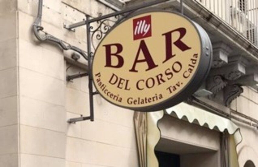 Riapre lo storico Bar del Corso. Chiavola (Ragusa In Movimento): “Un buon segnale ma purtroppo continua ancora la desertificazione commerciale nel centro storico”