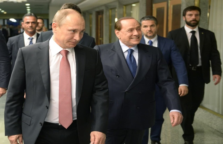 Gli auguri tra Berlusconi e Putin: di cosa hanno parlato al telefono?