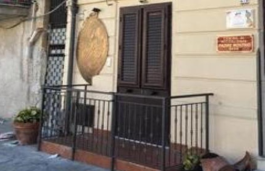 Centro Padre Nostro a Brancaccio, altro raid vandalico: danneggiati quattro pannelli