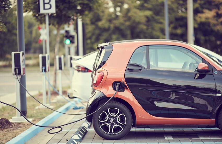 Milano: E-Mobility, accordo Enel e A2a per la ricarica delle auto elettriche