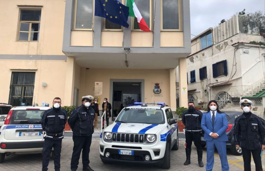 Pomigliano, arrivano i rinforzi: i comuni di Bacoli e Somma prestano mezzi di servizio alla Polizia Municipale