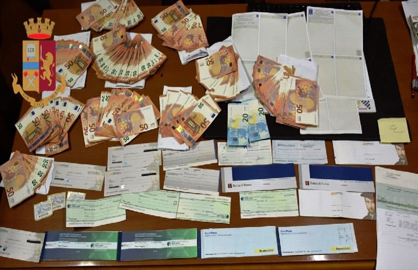 San Giuseppe Vesuviano, scoperto un falsario che deteneva 35.000 euro in banconote false