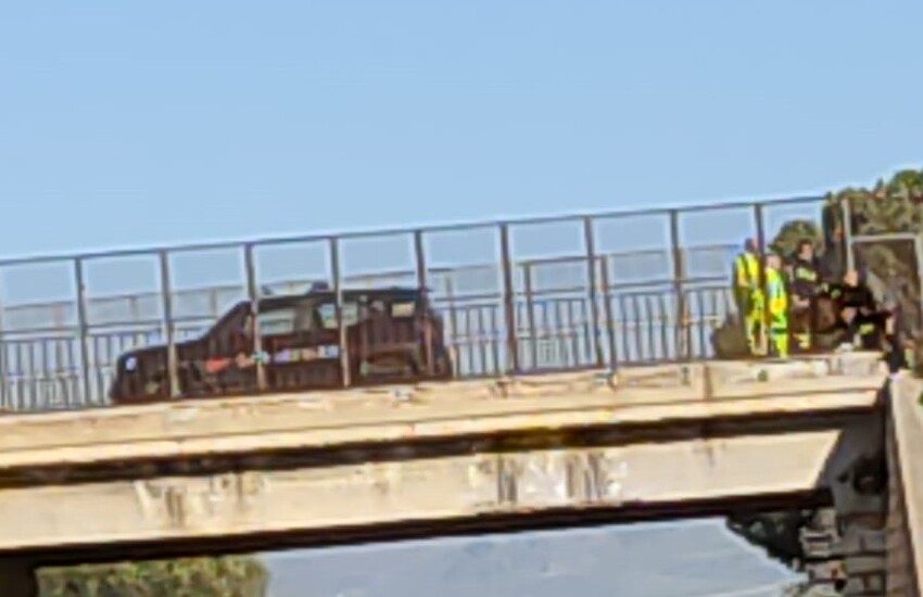 Vittoria: uomo tenta il suicidio. Salvato al volo da una carabiniera