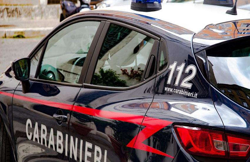 Gravina di Catania, tenta di rubare i cerchi da un’auto: denunciato 30enne