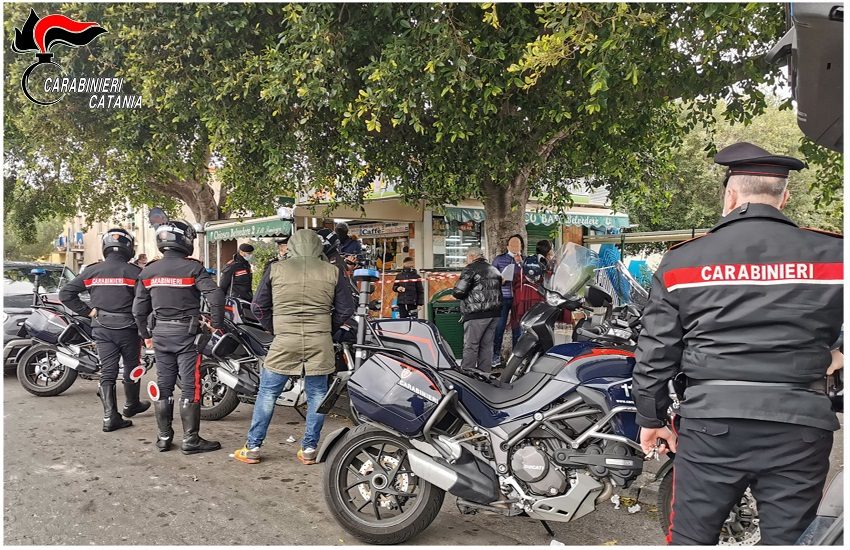 Catania, servizio Carabinieri per uso Green Pass: sanzionati ristoratore e dipendente a piazza Palestro