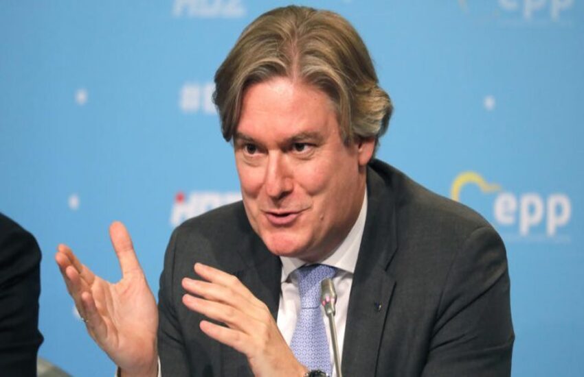 López (Ppe): “Berlusconi al Colle una vittoria per l’Italia e l’Europa”