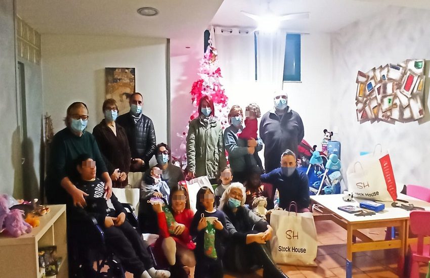 Fnc Ugl Comunicazioni Catania dona oltre 100 capi di abbigliamento all’Associazione Accoglienza Serena Minori in Difficoltà