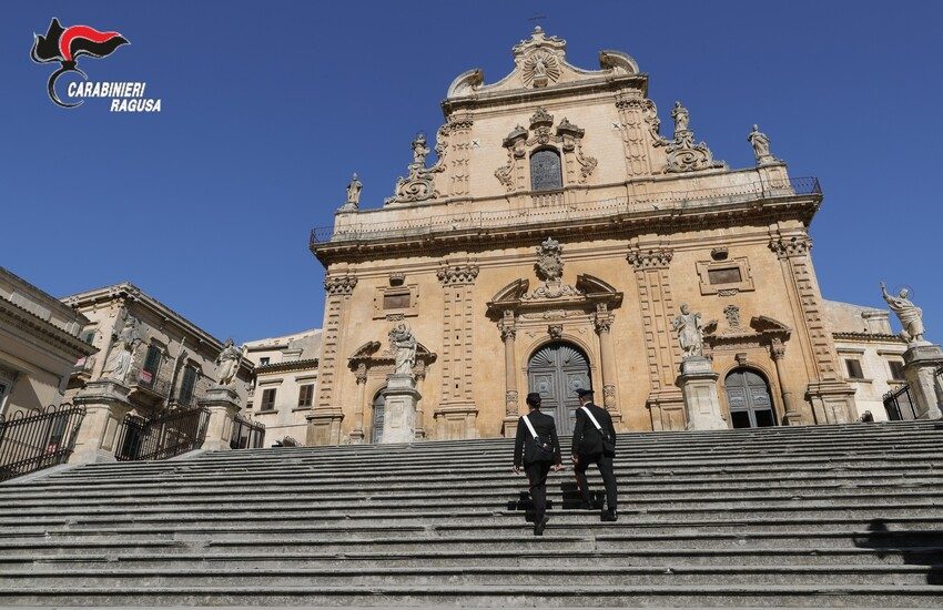 “Senza mascherina non si entra”. E lui cerca di dar fuoco al bar. Arrestato 43enne modicano