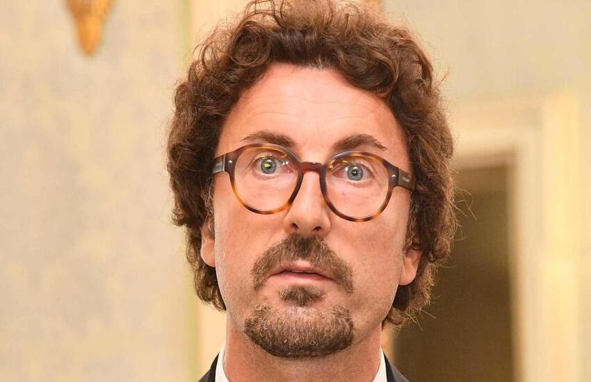 Decreto Covid, Toninelli sfotte Draghi