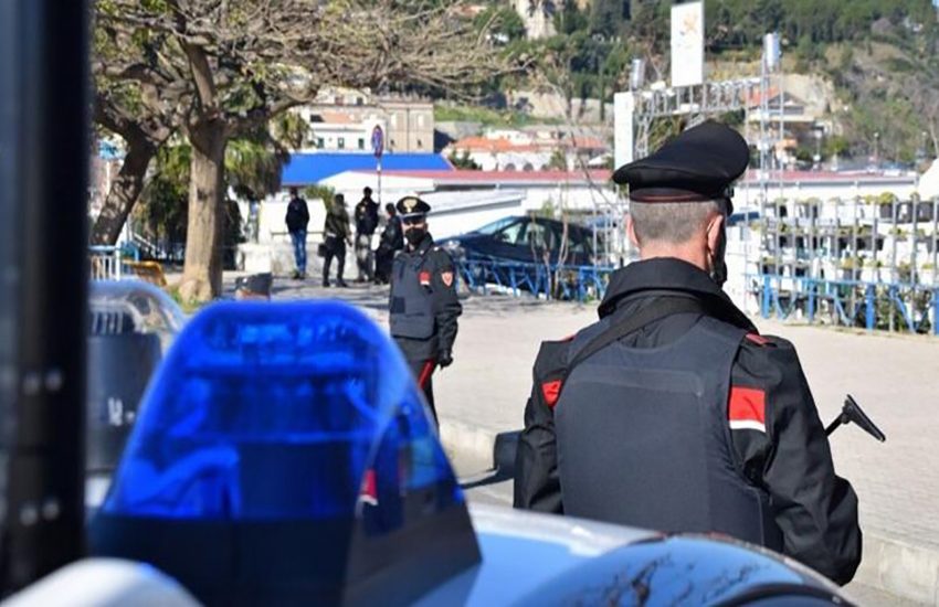 Cardiologo si spaccia per ginecologo e stupra 63 donne