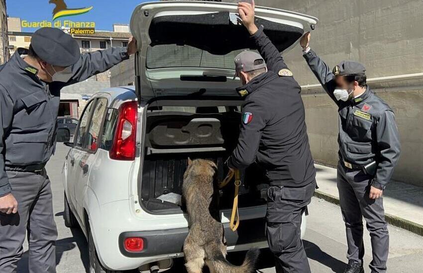 [Video]GDF Termini Imerese, sequestrati 5,8 kg di cocaina. arrestati due corrieri