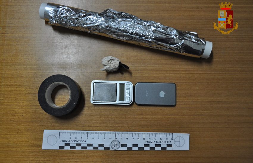 Adrano, 42enne pusher sorpreso con 6 grammi di eroina