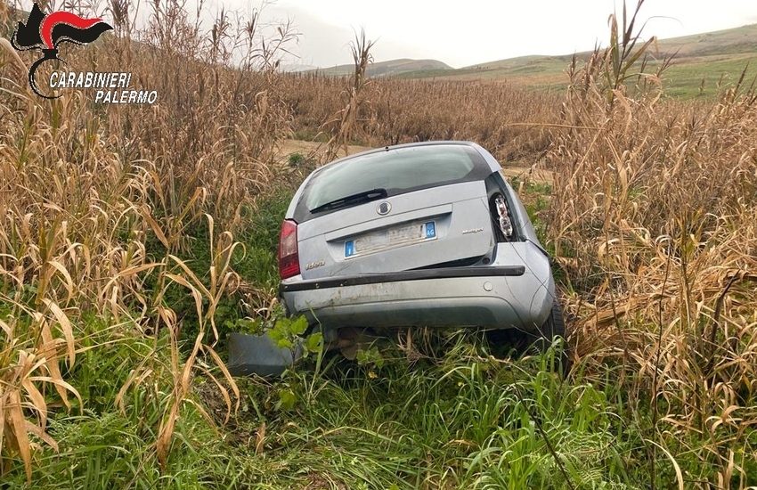Incidente a Camporeale, macchina finisce fuori strada. Salvata giovane donna