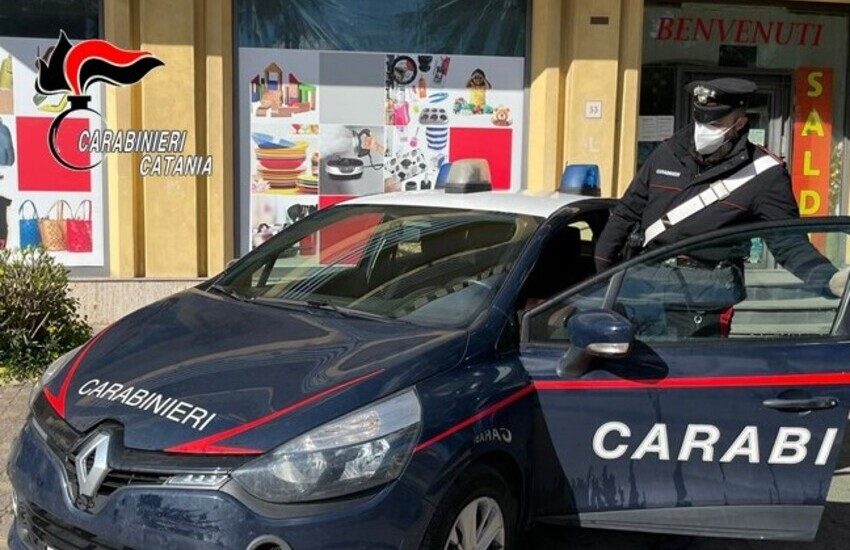 Grammichele, derubano negozio d’abbigliamento con un piano ben studiato, denunciato 22enne di Mineo