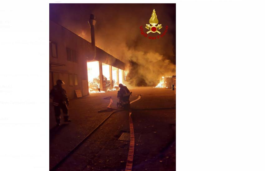 VIDEO. Mareno di Piave, violento incendio in capannone a Ramera