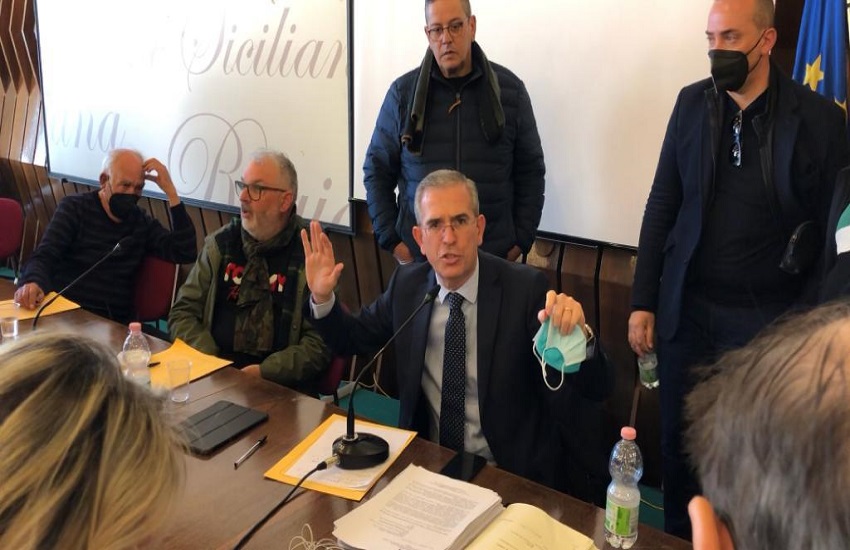 Autotrasportatori, l’assessore Falcone al tavolo del Palazzo della Regione di Catania: “Confermiamo contributo 10 milioni a imprese e lavoratori”