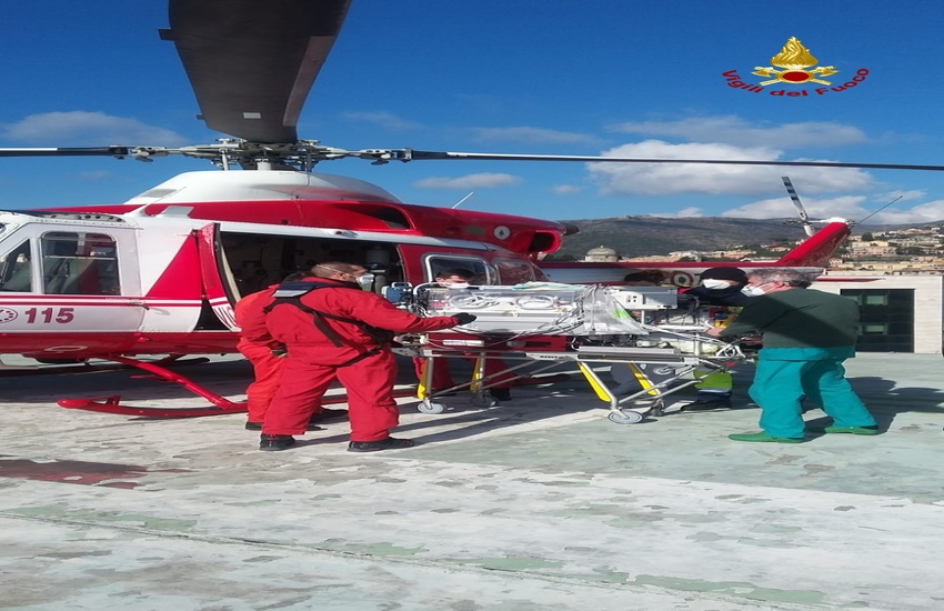 Neonato trasferito in elicottero dei VVF dall’ospedale di Imperia al Gaslini di Genova
