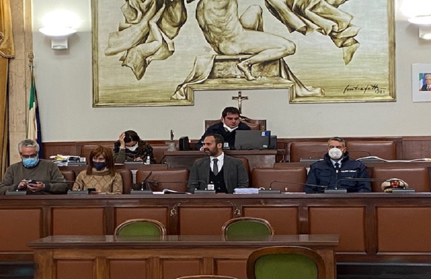 Consiglio comunale Catania, saturazione discarica Sicula Trasporti ed emergenza rifiuti: attivato piano d’azione straordinario