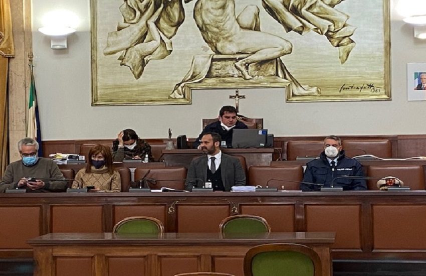 Consiglio comunale Catania, saturazione discarica Sicula Trasporti ed emergenza rifiuti: attivato piano d’azione straordinario