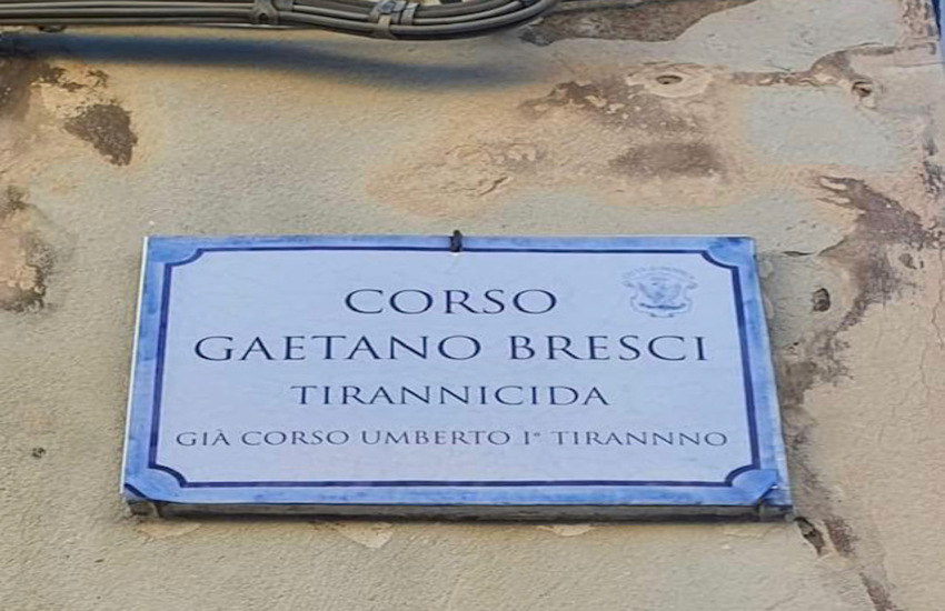 “Corso Umberto” a Modica diventa “Corso Gaetano Bresci, tirannicida”: individuato e sanzionato “l’artista” autore di questo gesto