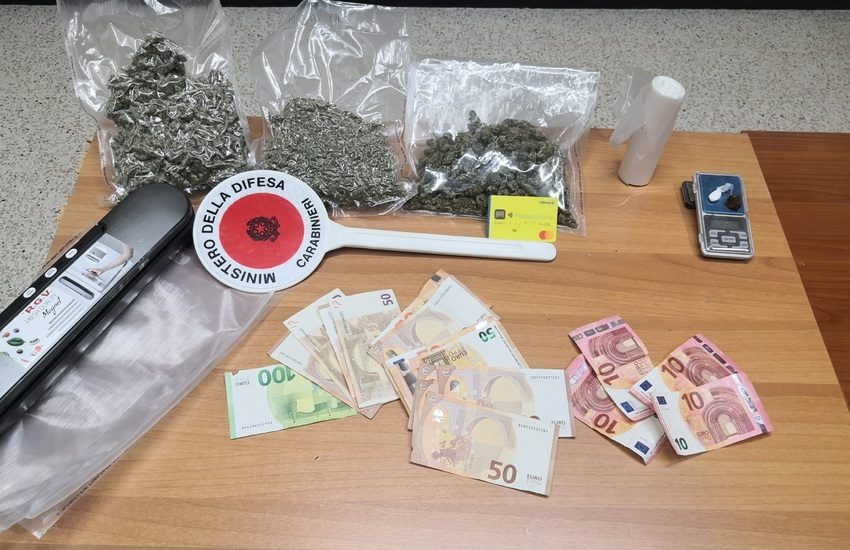 Ragusa: percepiva il reddito di cittadinanza e “arrotondava” spacciando. Arrestato