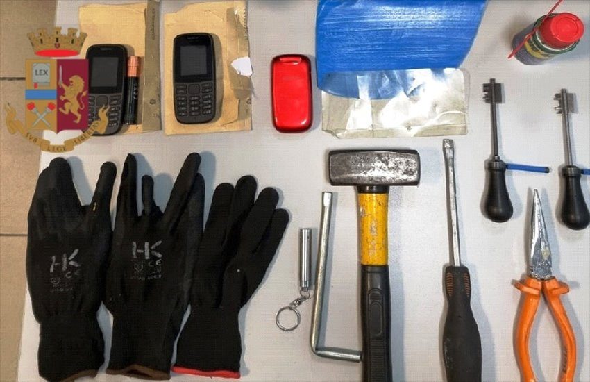 Portici, 3 topi d’appartamento sorpresi a rubare tentano la disperata fuga dal balcone