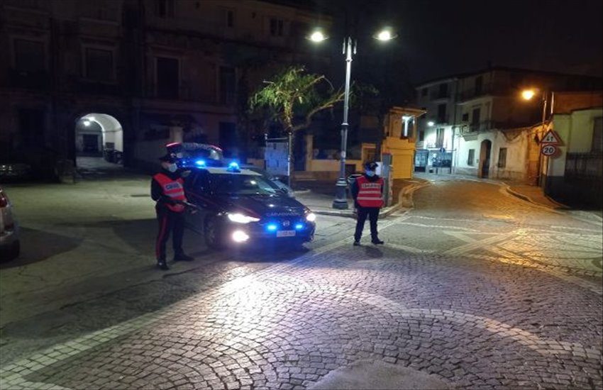 Frattaminore, controlli notturni senza sosta. Scoperto un arsenale in una busta