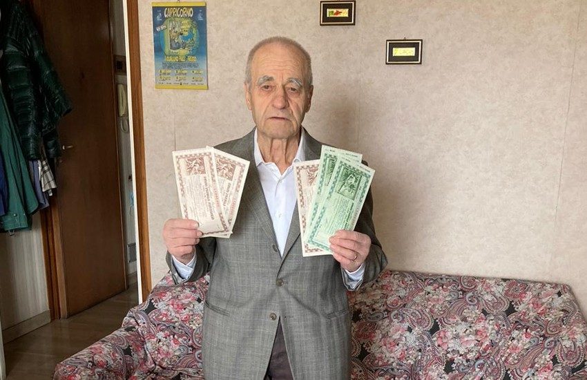 Pensionato di Latina ritrova in casa buoni postali del 1986: Poste gli rimborsa la metà del valore