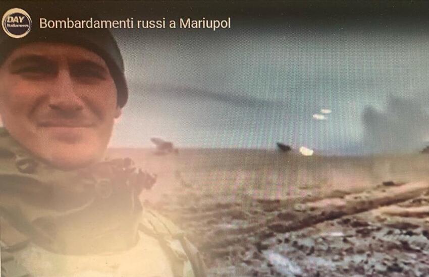 VIDEO – Mariupol, bombardamenti russi filmati da un soldato