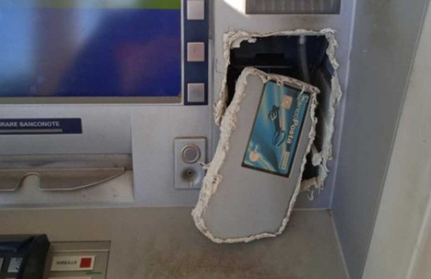 Assaltato il postamat di Largo Cesti a Latina