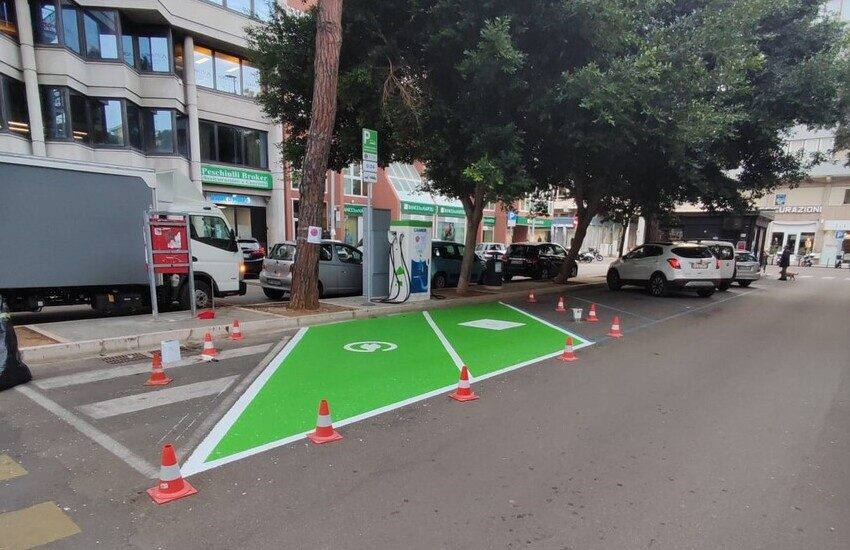 Auto elettriche, quattro nuove postazioni di ricarica “fast” in città