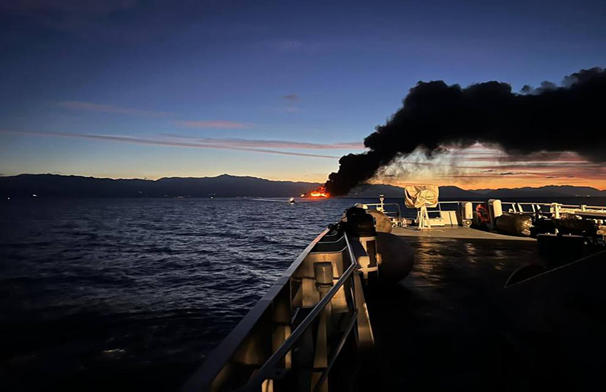 Traghetto in fiamme, il racconto di un passeggero: ’ho visto la morte in faccia’