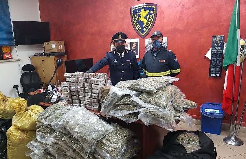 Maxi sequestro di droga della polizia stradale di Aprilia: circa 200 kg tra marijuana e hascisc