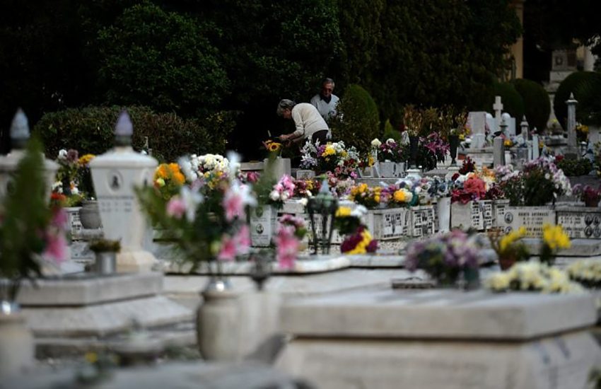 Tragedia a San Valentino: 85enne muore sulla tomba del marito
