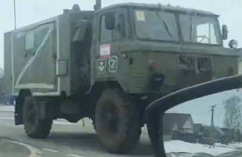 invasione Ucraina, è mistero: una Z sui carri armati russi e sulle file di convogli