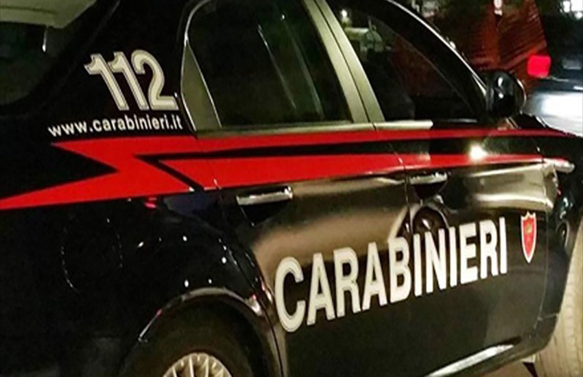 Notte da “Arancia Meccanica” in un’abitazione ad Ischia, arrestato 33enne