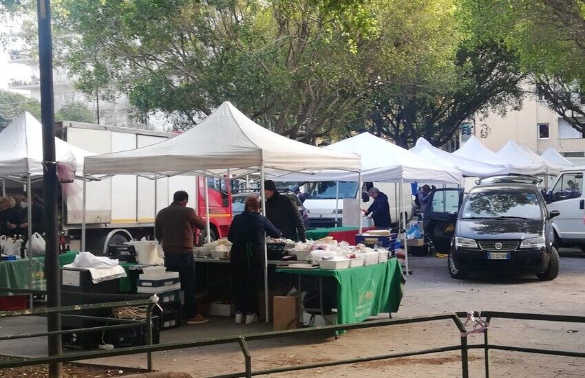 Borgo-Sanzio: “Non vogliamo in piazza Michelangelo il mercatino settimanale biologico”