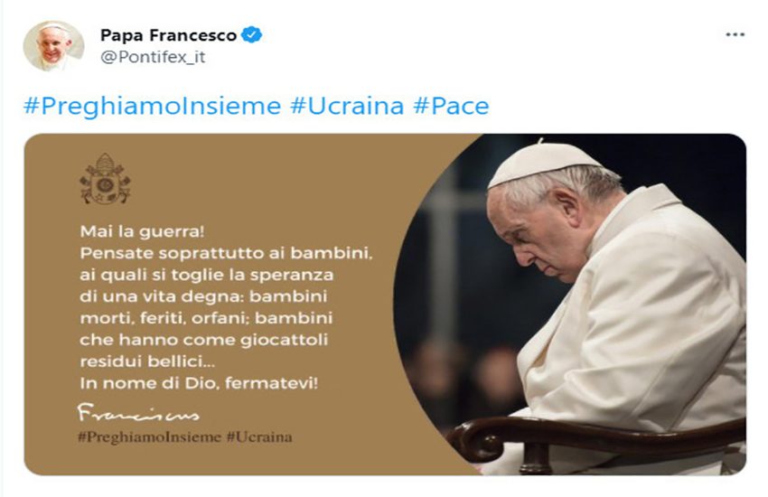 Papa Francesco, gli ultimi toccanti tweet: “Per chi segue Gesù non è tempo di dormire”
