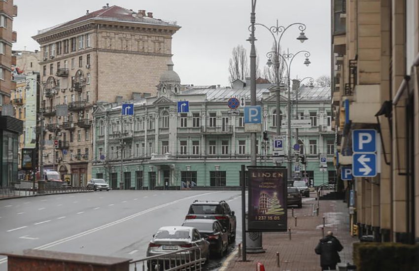 Ucraina: l’Ambasciata italiana lascia Kiev e Zazo salva 20 minori tra cui 6 neonati