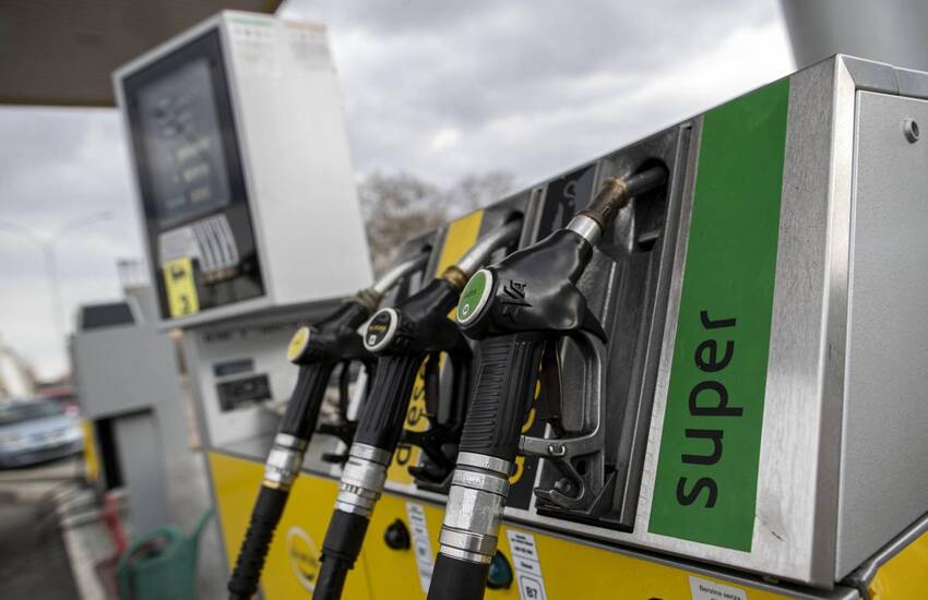 Caro carburante: Erba (M5S) chiede audizione Assopetroli-Assoenergia Lombardia e Comitato per Tutela Diritti Consumatori