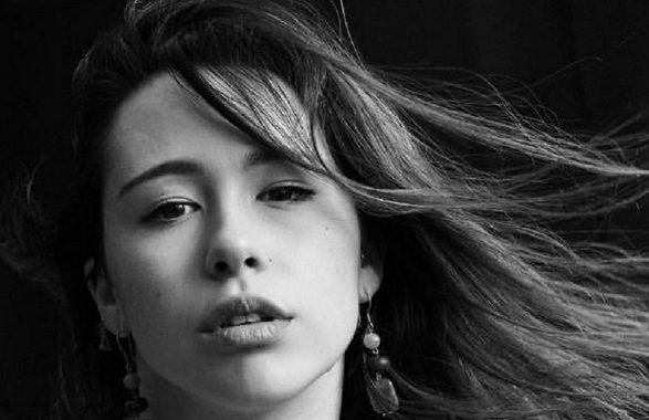 Aurora Ramazzotti mostra un sex toy: 