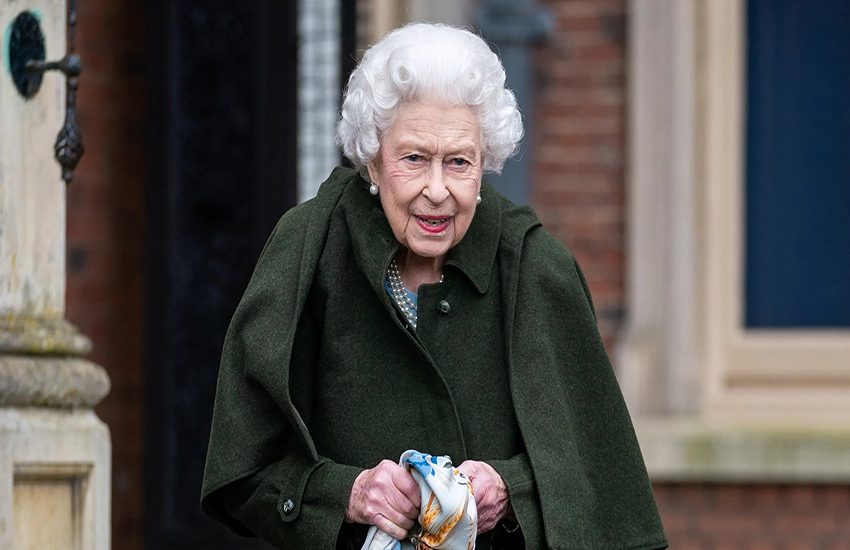 La Regina Elisabetta non appare in pubblico: “Non vuole mostrarsi sulla sedia a rotelle”