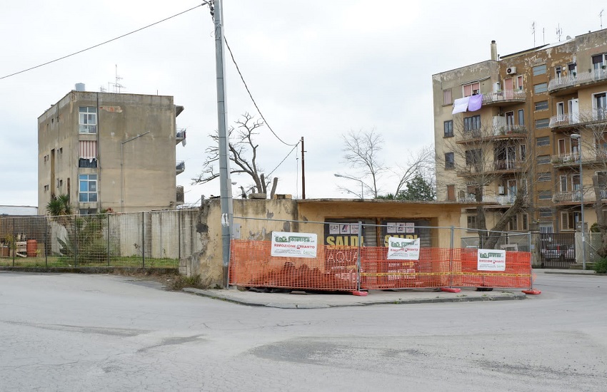 Caltagirone, al via demolizione immobile abusivo tra via Fontanelle e piazza Risorgimento