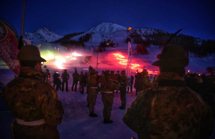 Volpe Bianca delle Truppe Alpine dell’Esercito in esercitazione a Sestriere. Le foto