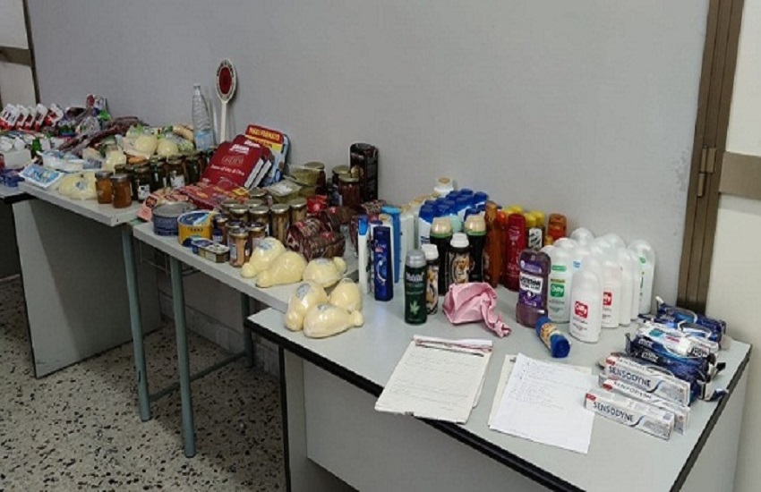 Merce alimentare e per l’igiene senza autorizzazione venduta al mercatino delle pulci: Polizia Municipale la sequestra